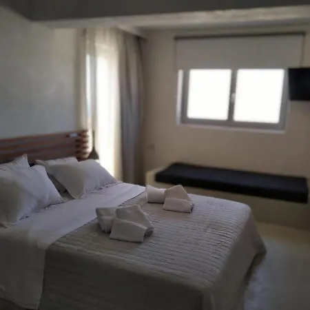 Wabi Luxury & Maisonettes Chora (Ios)