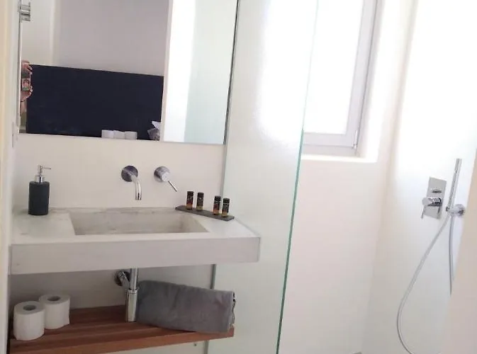 Wabi Luxury & Maisonettes Ios