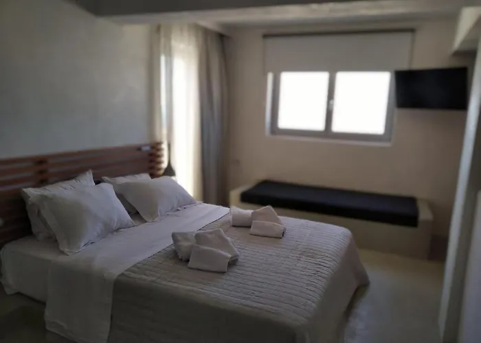 Wabi Luxury & Maisonettes Ios