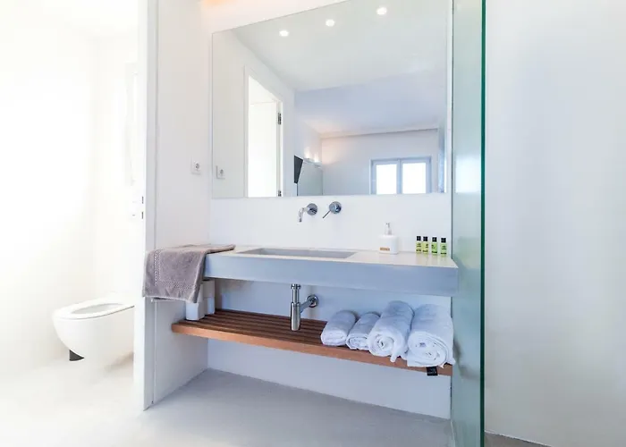 Wabi Luxury & Maisonettes * Íosz